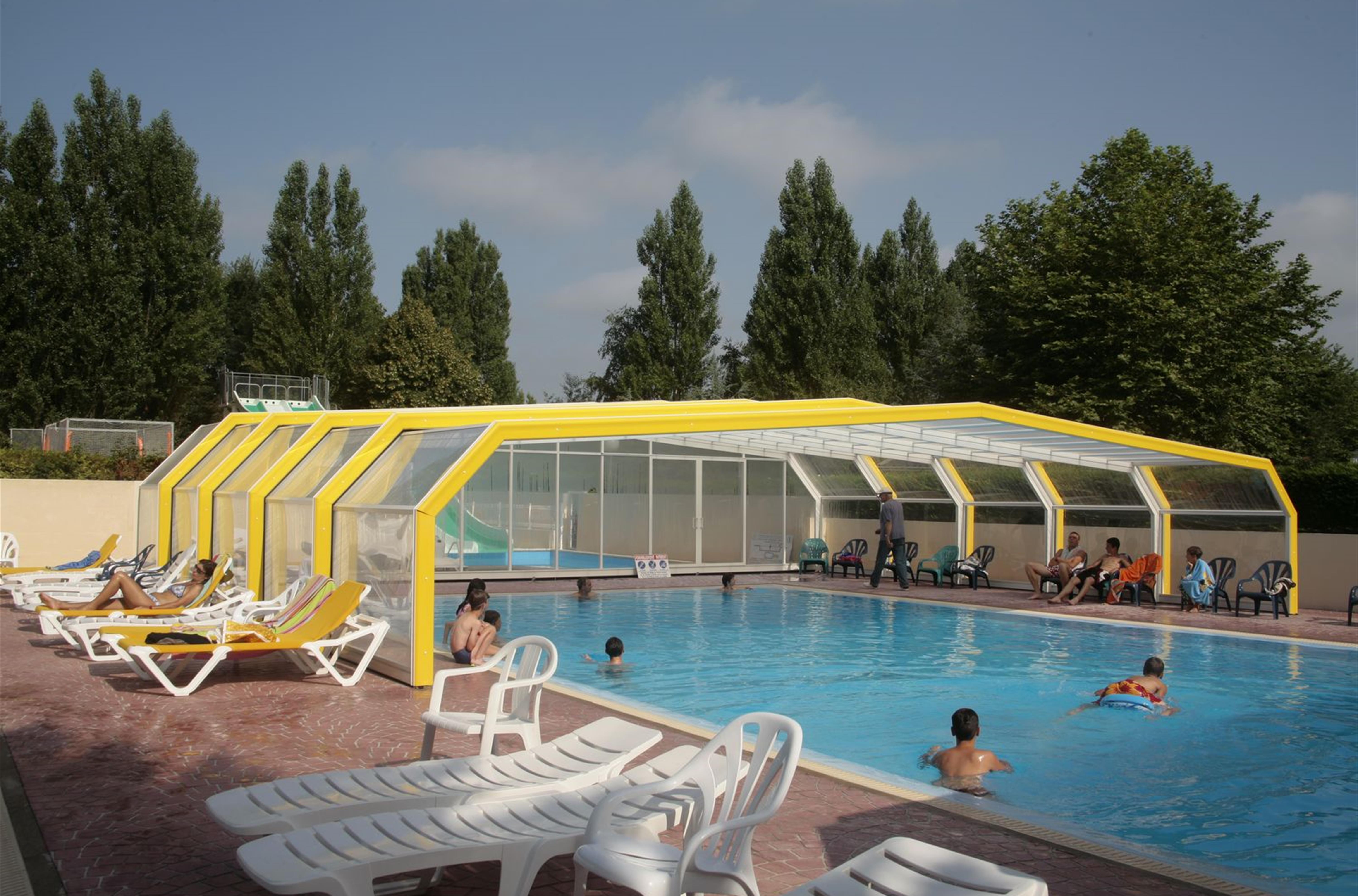 Heated and covered swimming-pool Campsite de la plage in Benodet South Brittany