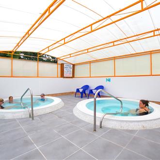 Jacuzzi in camping de la Plage in Benodet