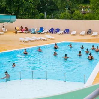 Outdoor swimming-pool in Campsite de la Plage in Benodet