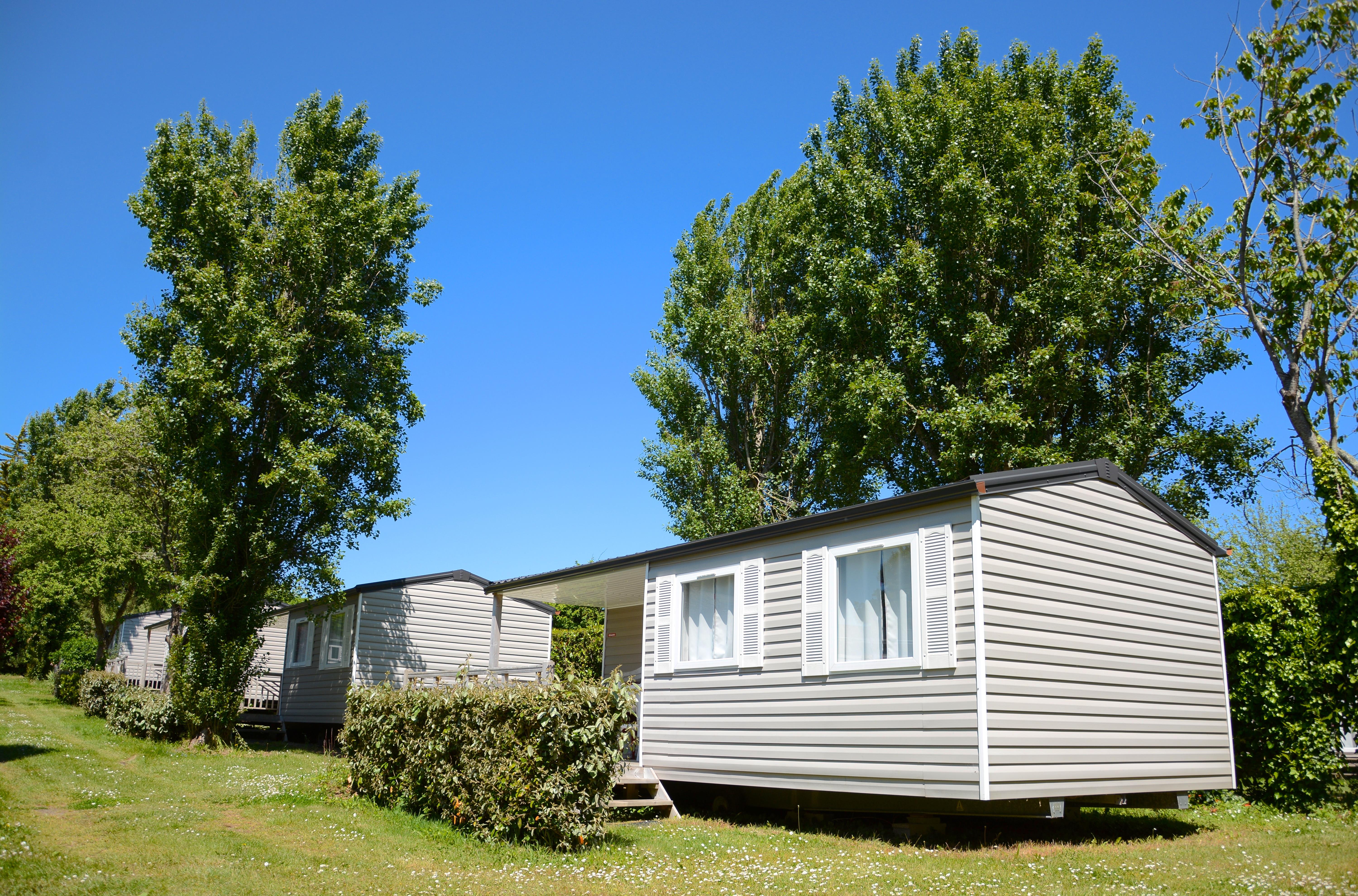 2 bedroom/4 people mobile-home with terrace in a beautiful woody park