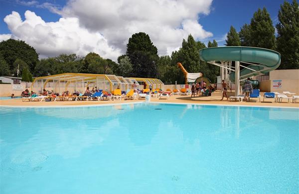 Swimming-pool in Campsite de la Plage in Benodet