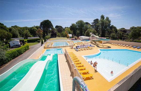 Swimming-pools in Campsite de la plage Benodet