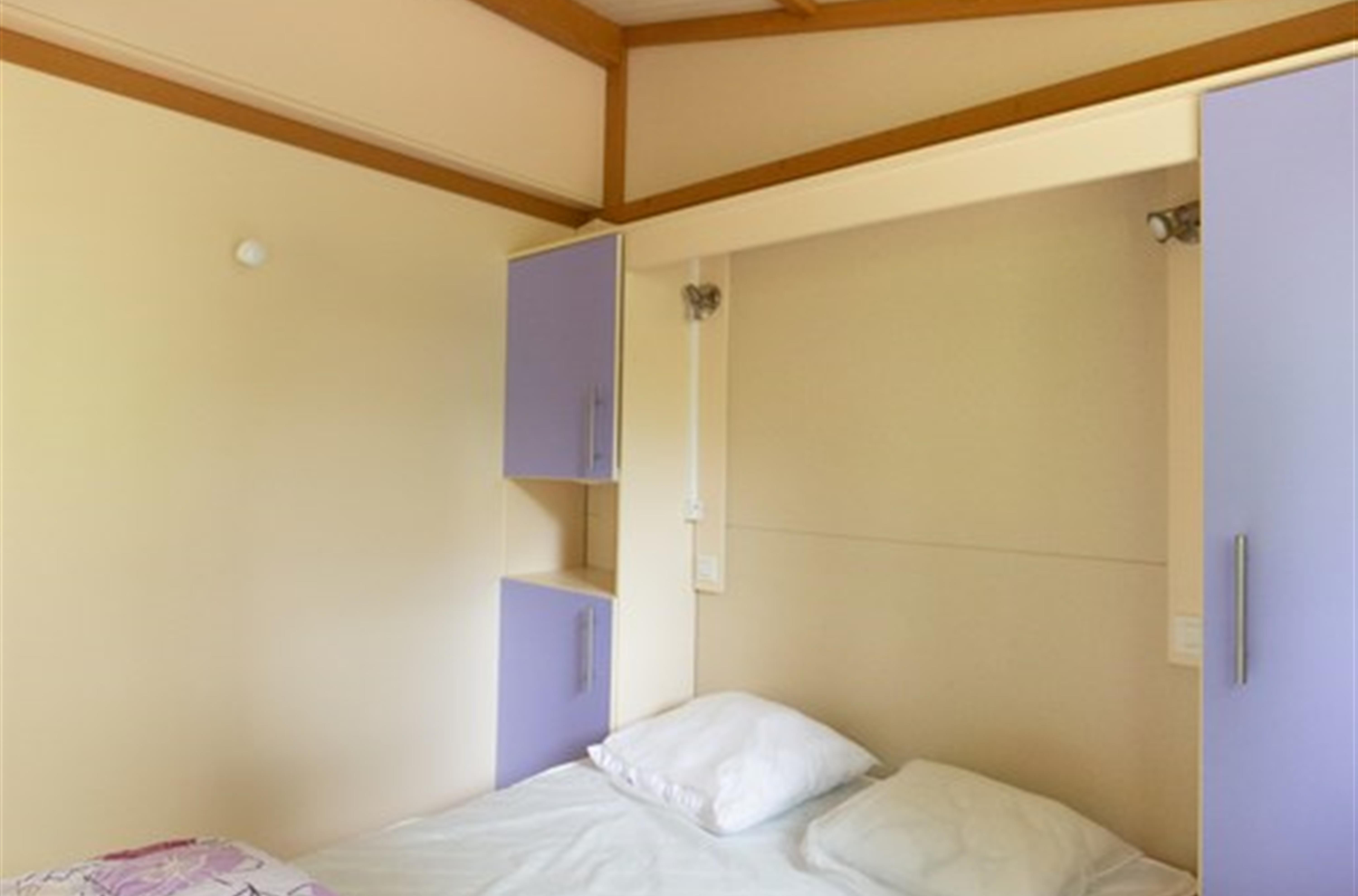 bedroom 1 double bed