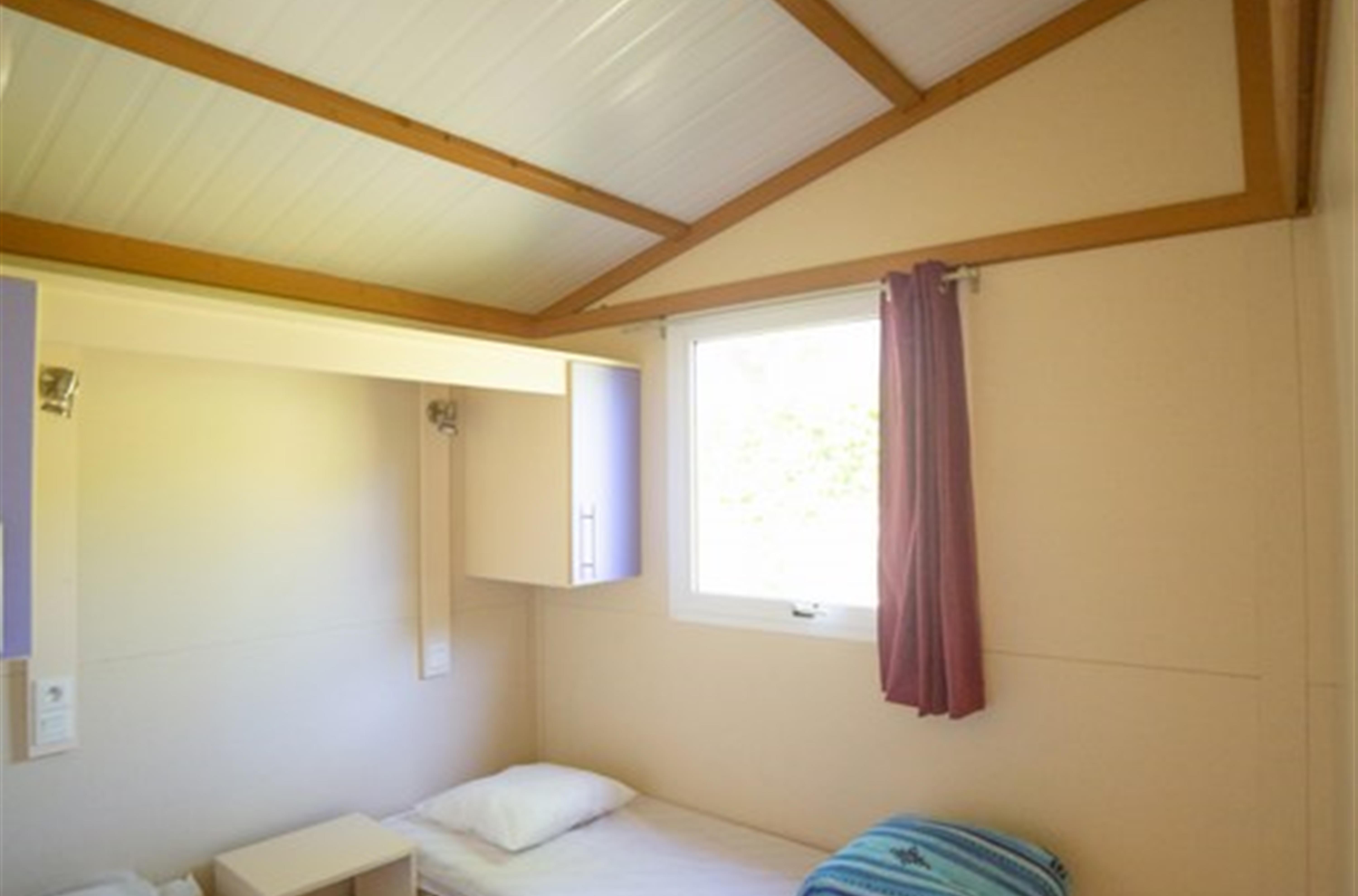bedroom 1 double bed
