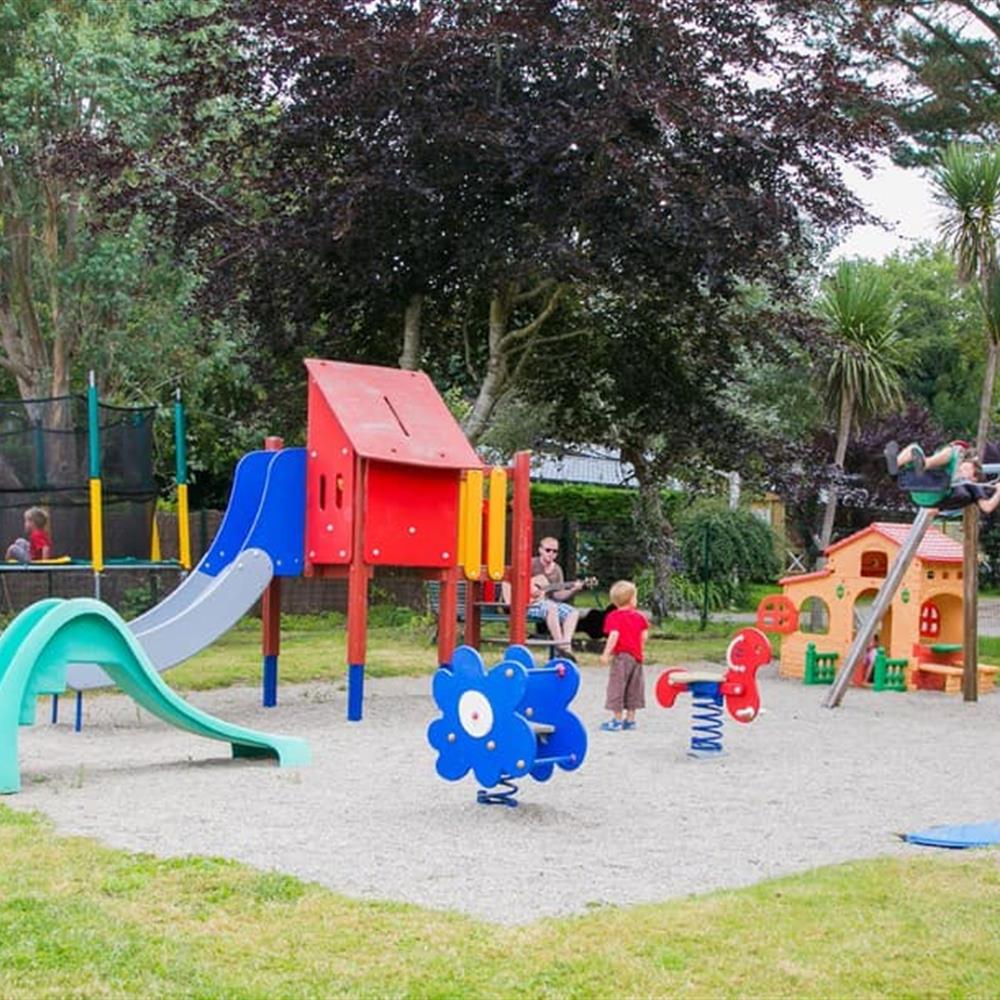Campsite with playground in Bénodet